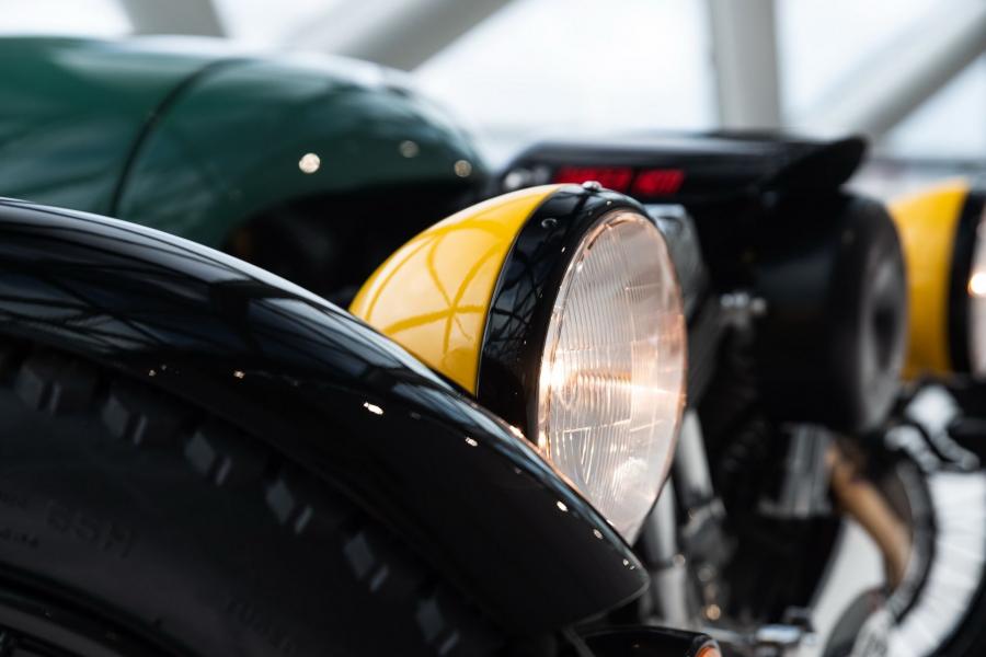Интерьер Morgan 3 Wheeler LE60 Limited Edition 2020 года  (фото 2 из 10)